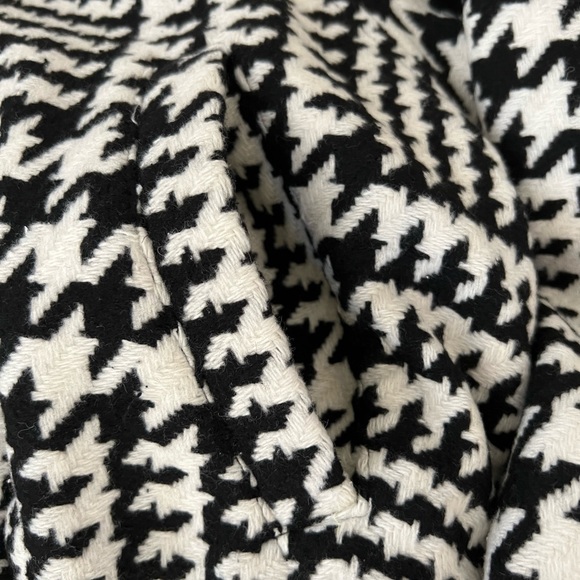 Forever 21 Houndstooth Printed Tweed Jacket - Picture 2 of 12